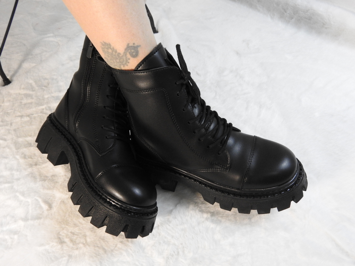 KADIN SİYAH GÜNLÜK BOT