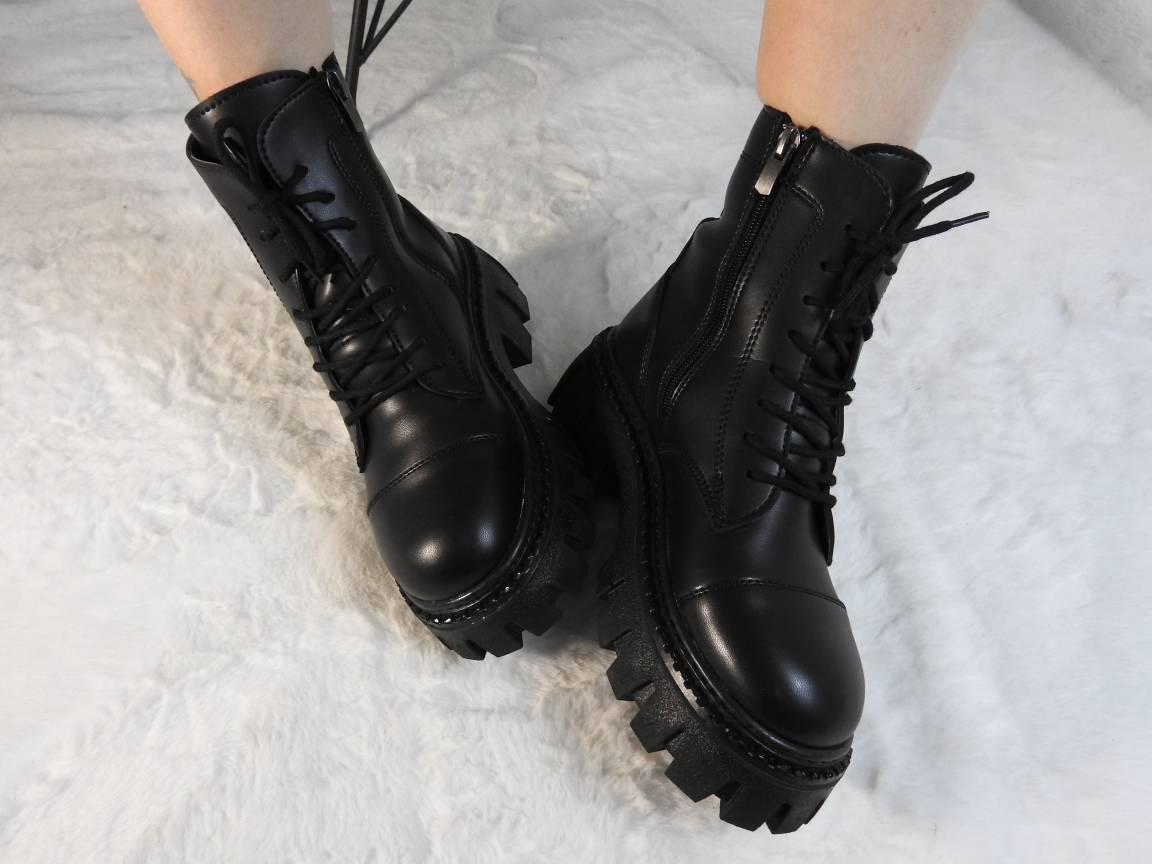 KADIN SİYAH GÜNLÜK BOT