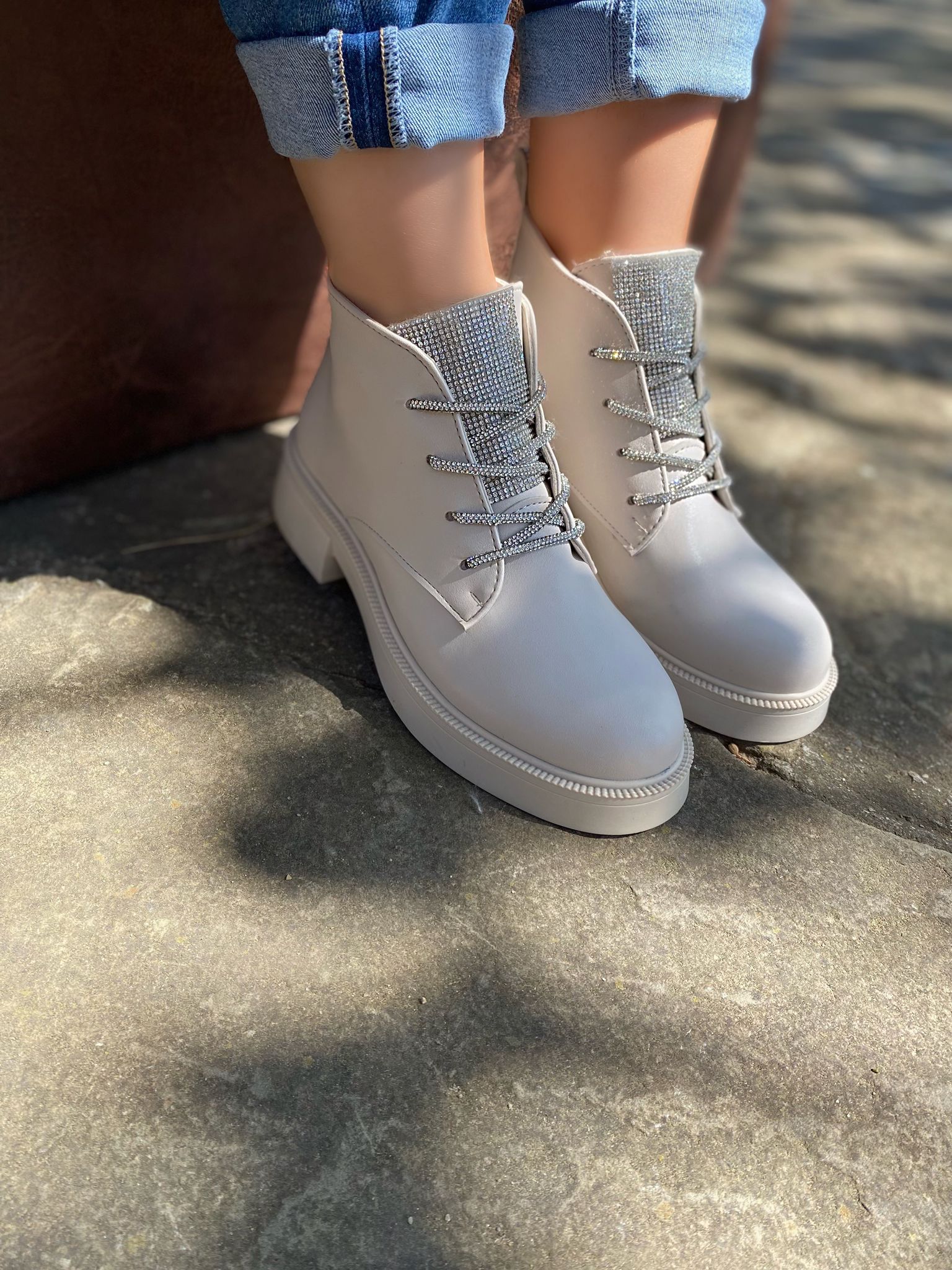 Kadın Bej Cilt Taşlı İçi Kürklü Bot