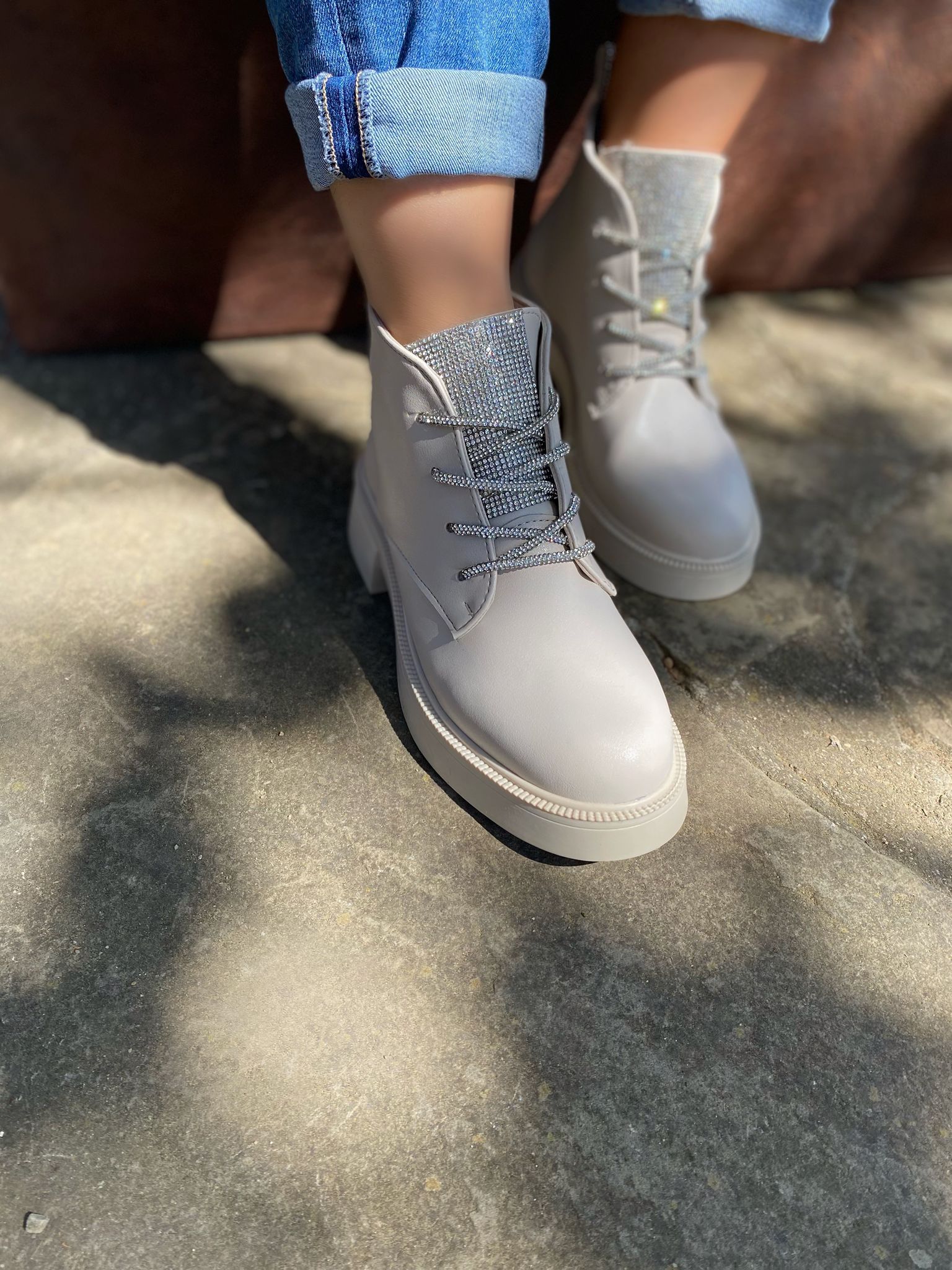 Kadın Bej Cilt Taşlı İçi Kürklü Bot