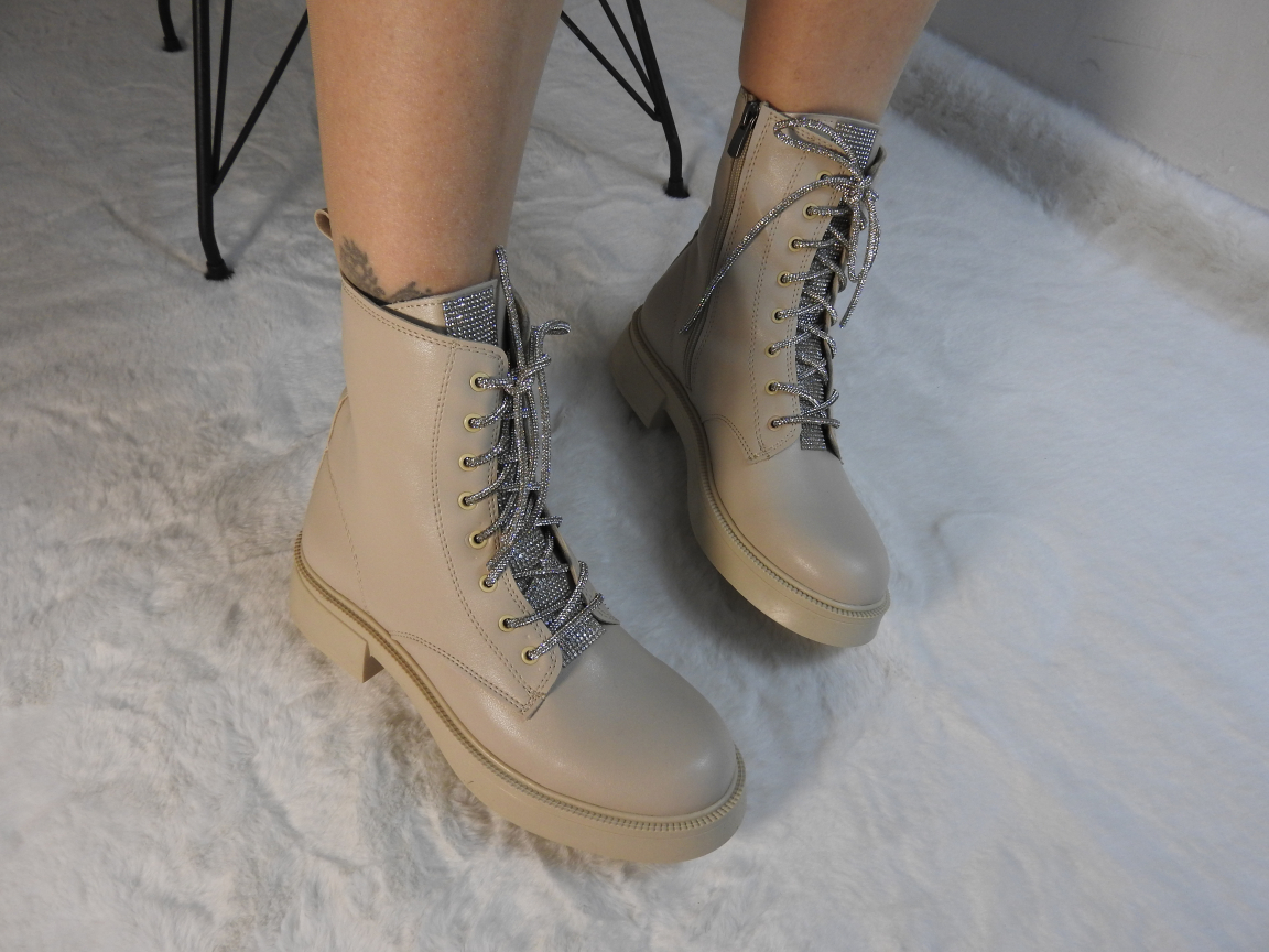 Kadın Taş Detaylı Fermuarlı İçi Kürklü Bej Kalın Taban Bot