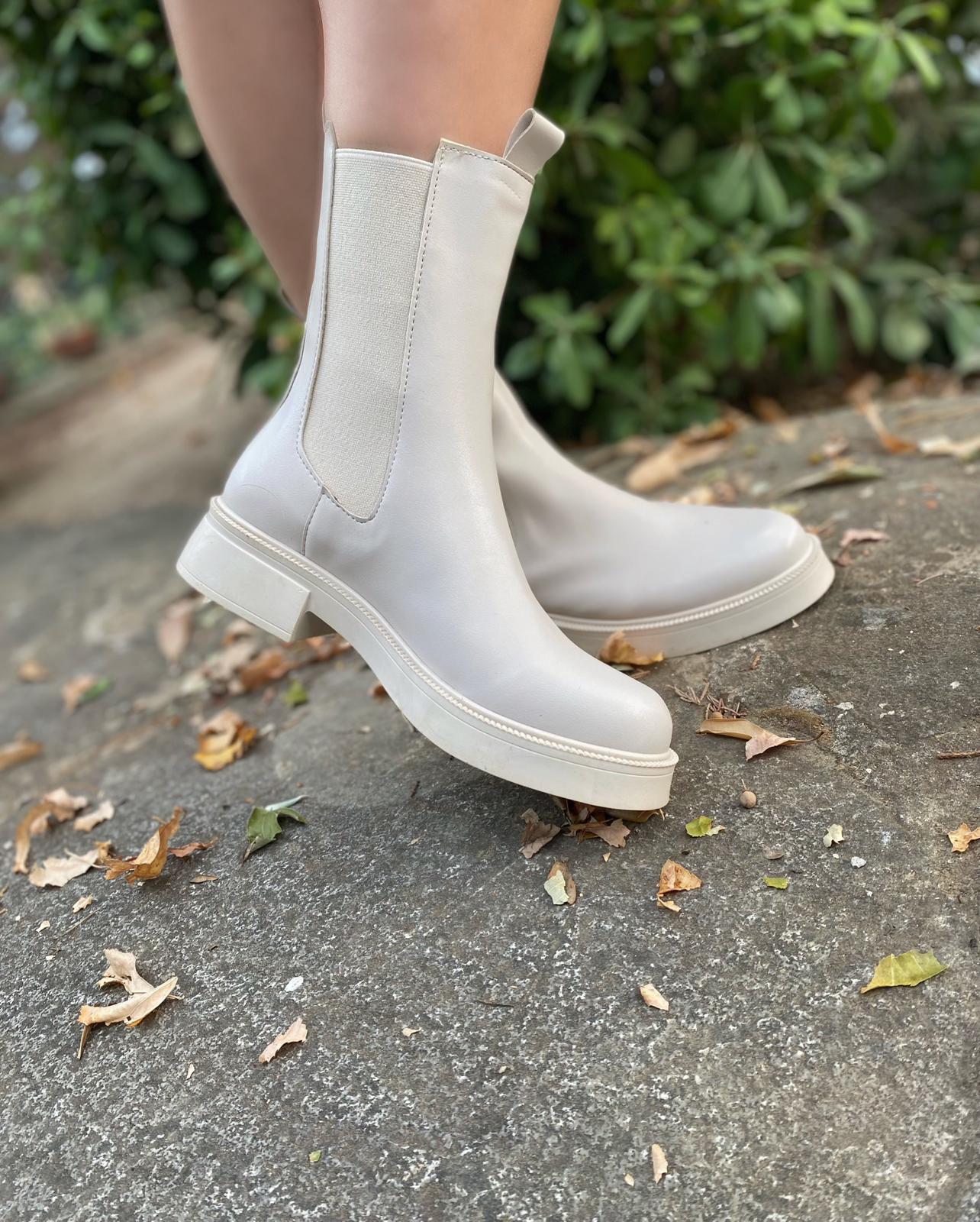 Kadın Lastikli İçi Kürklü Kalın Taban Bej Bot