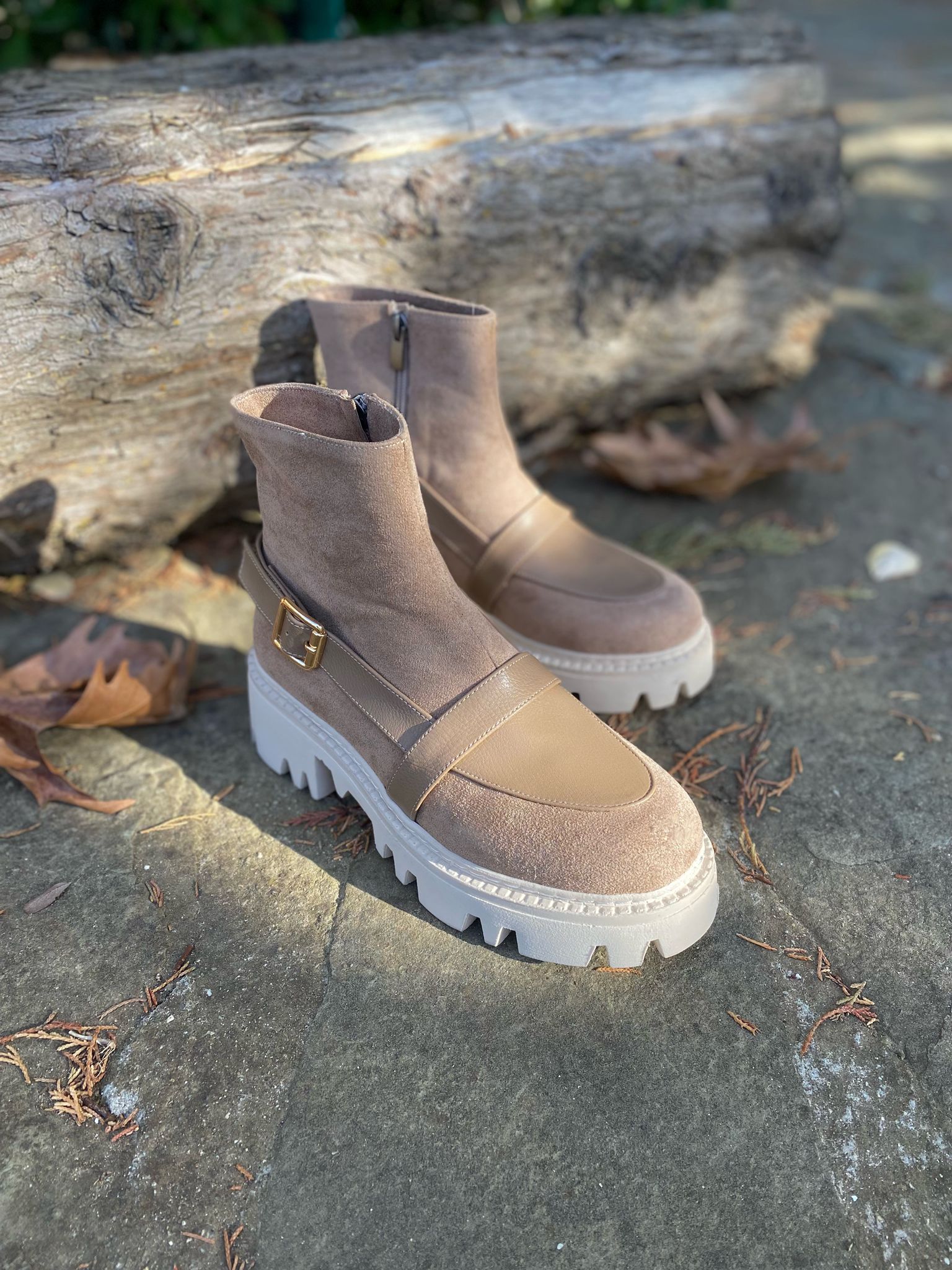 Moda olan Cilt Süet Malzeme Tokalı Yüksek Taban Kadın Bot