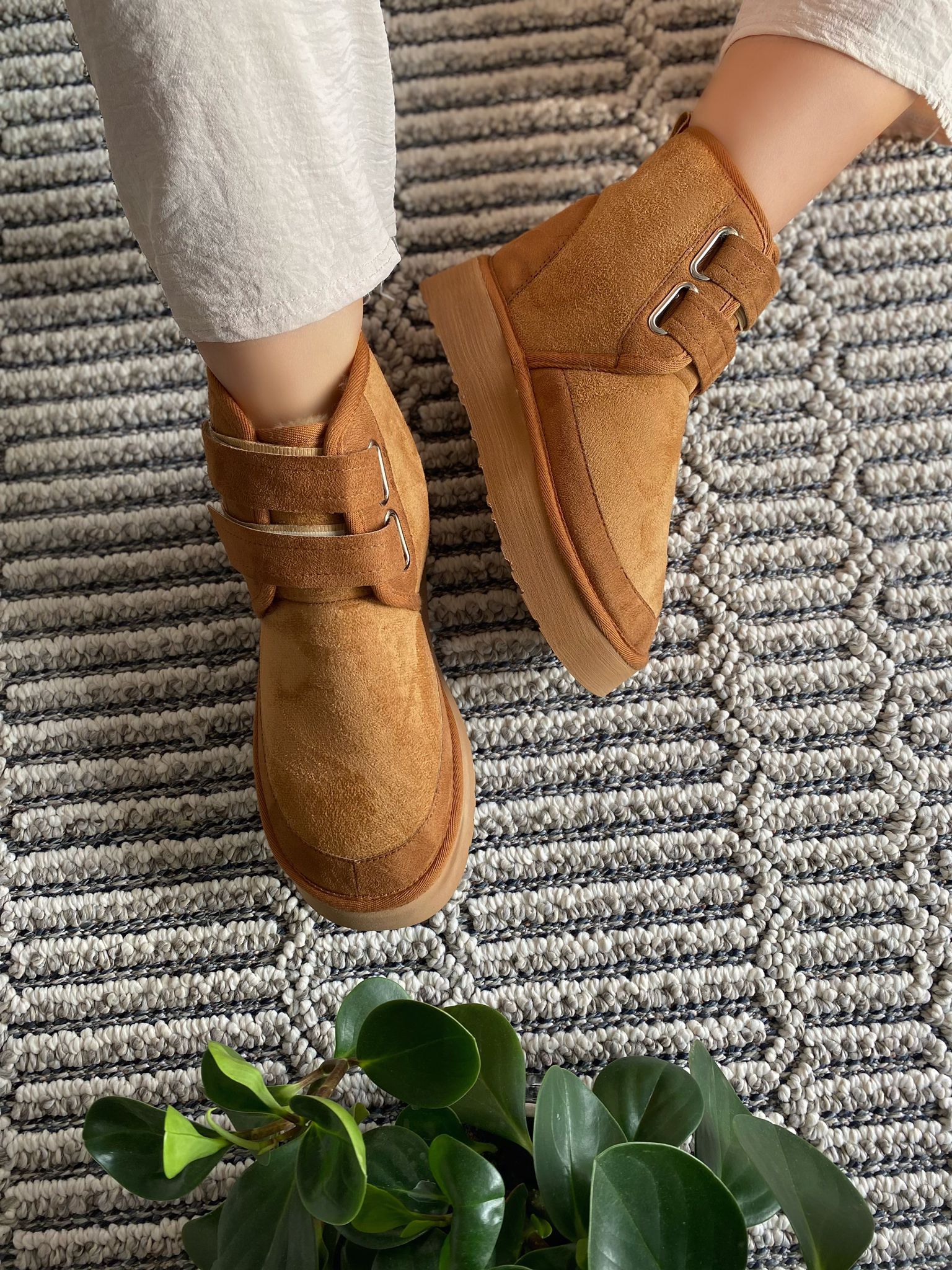 CIRTLI YÜKSEK TABAN İÇİ KÜRKLÜ KADIN BOT