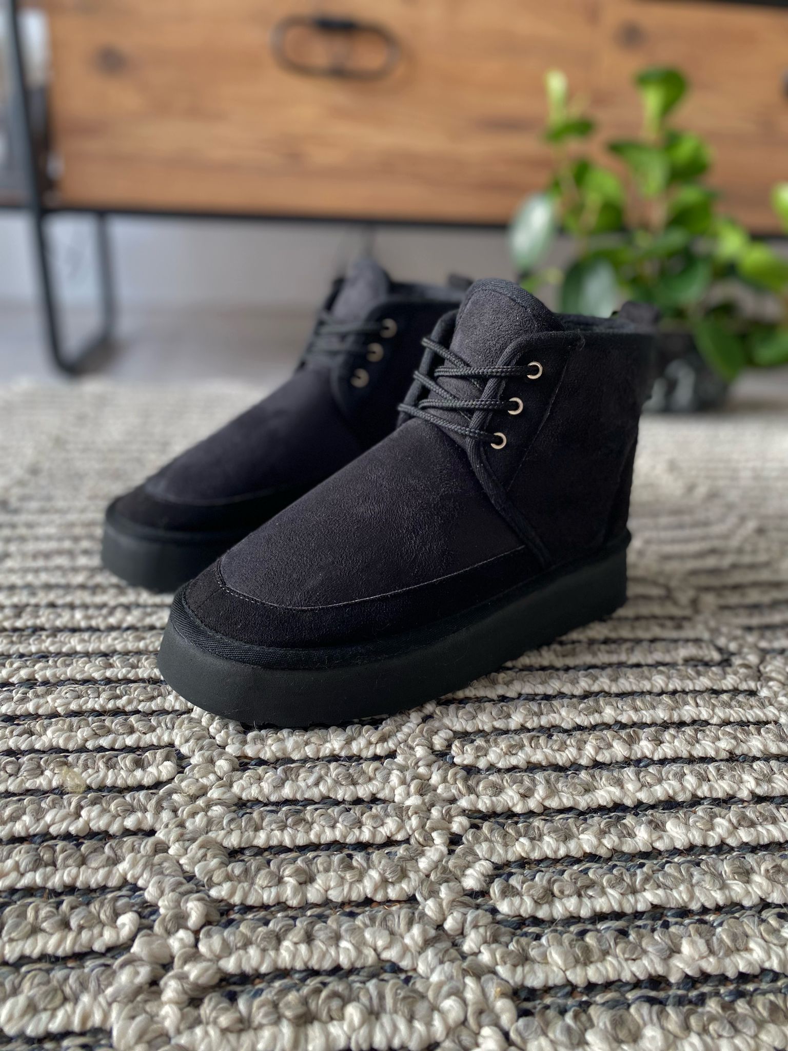 Bağcıklı İçi Kürklü Kadın Bot