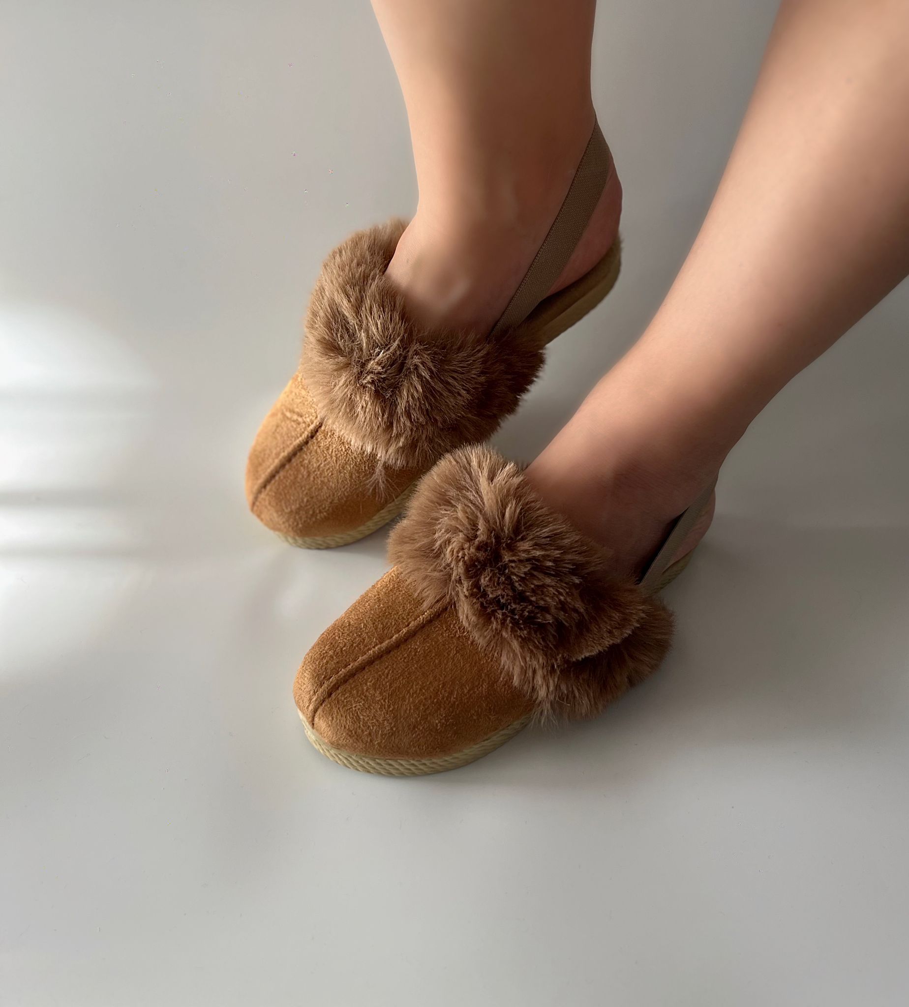 Mery Model Kadın Tüylü Ev Terliği