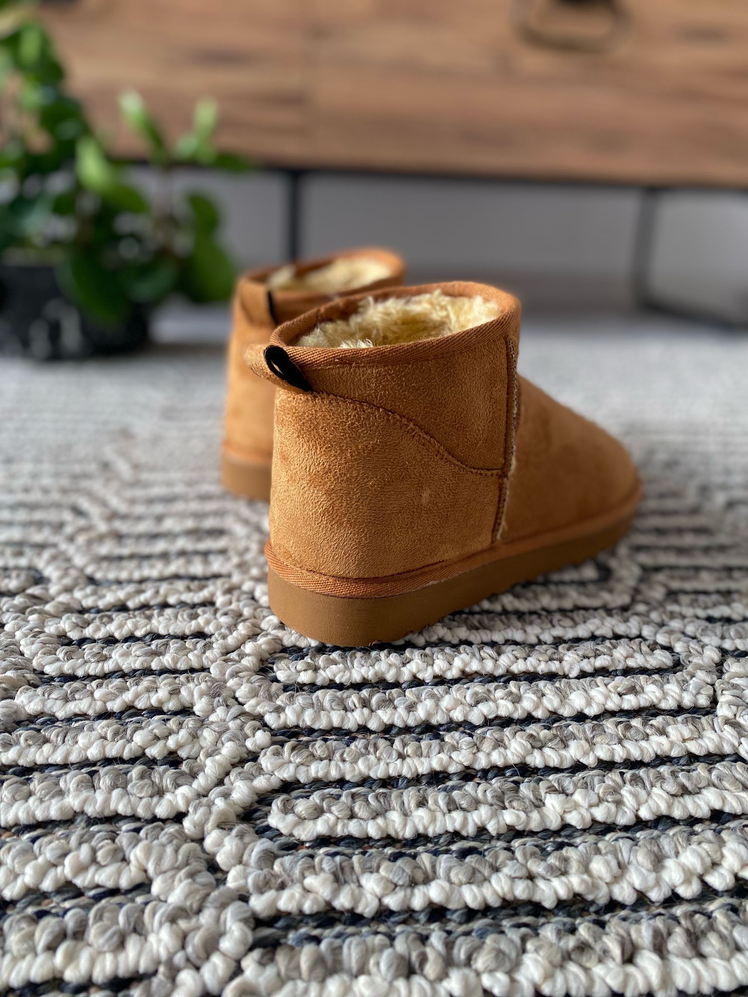 Ultra Mini Süet Yarım Bot Düz Taban İçi Kürklü Kadın Bot Ayakkabı