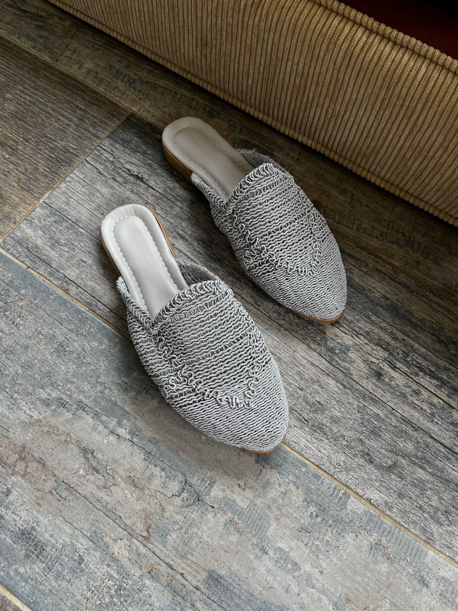 Gri Örgü Hasır İşlemeli Kadın Terlik