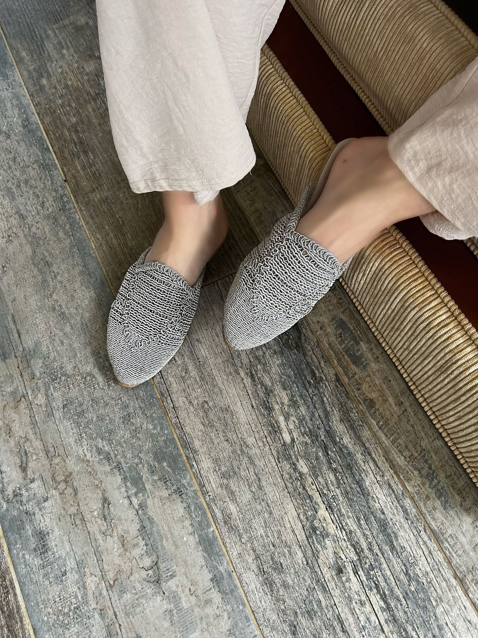 Gri Örgü Hasır İşlemeli Kadın Terlik