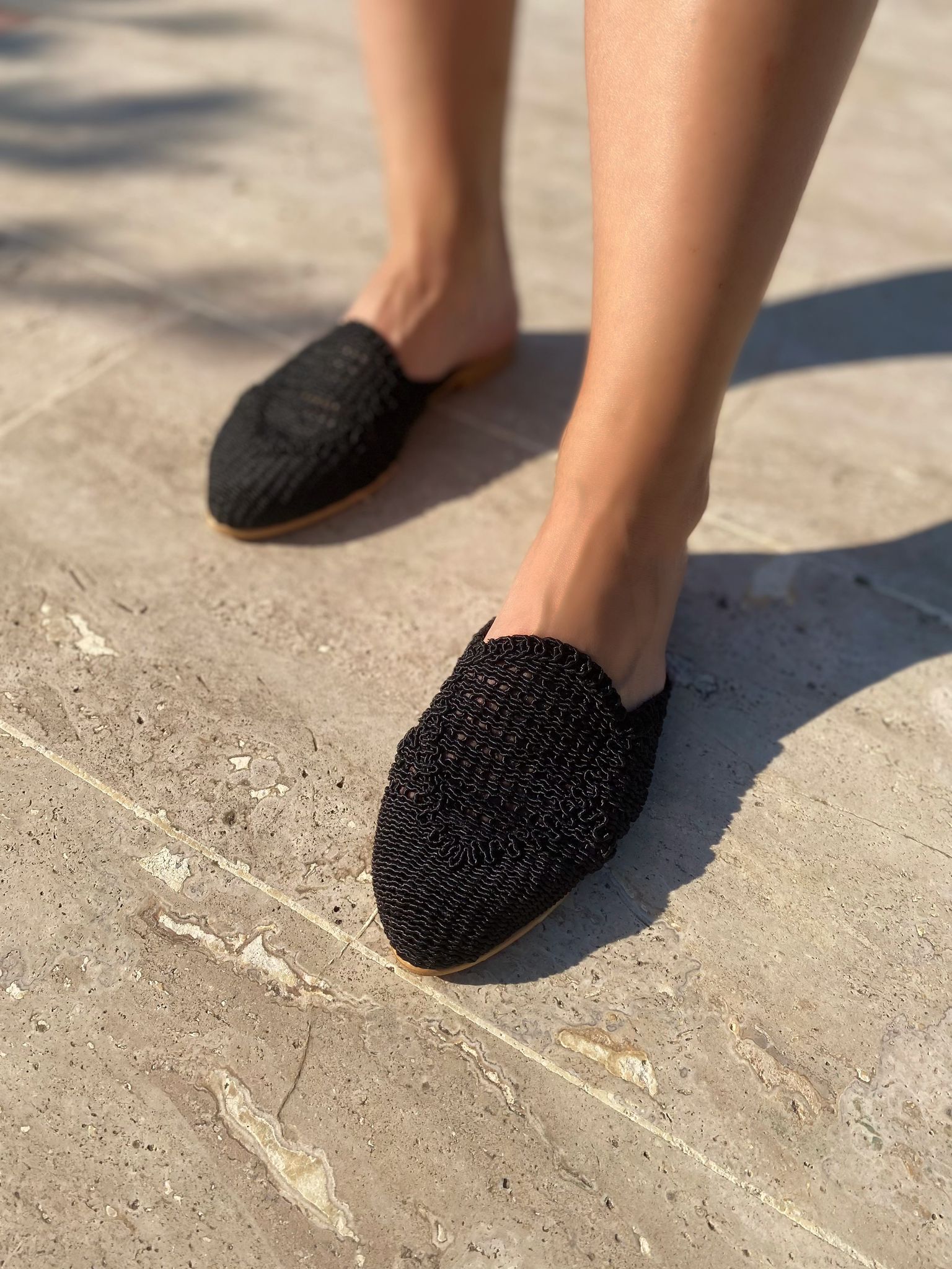 Siyah Örgü Hasır Kadın Terlik Modeli